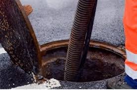 عمال تنظيف البيارات داخل الرياض